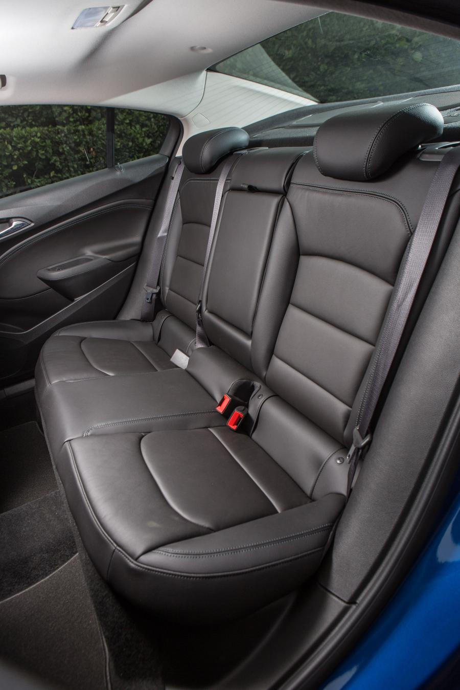  Chevrolet Cruze Premier 2016 года  (фото 11 из 19)